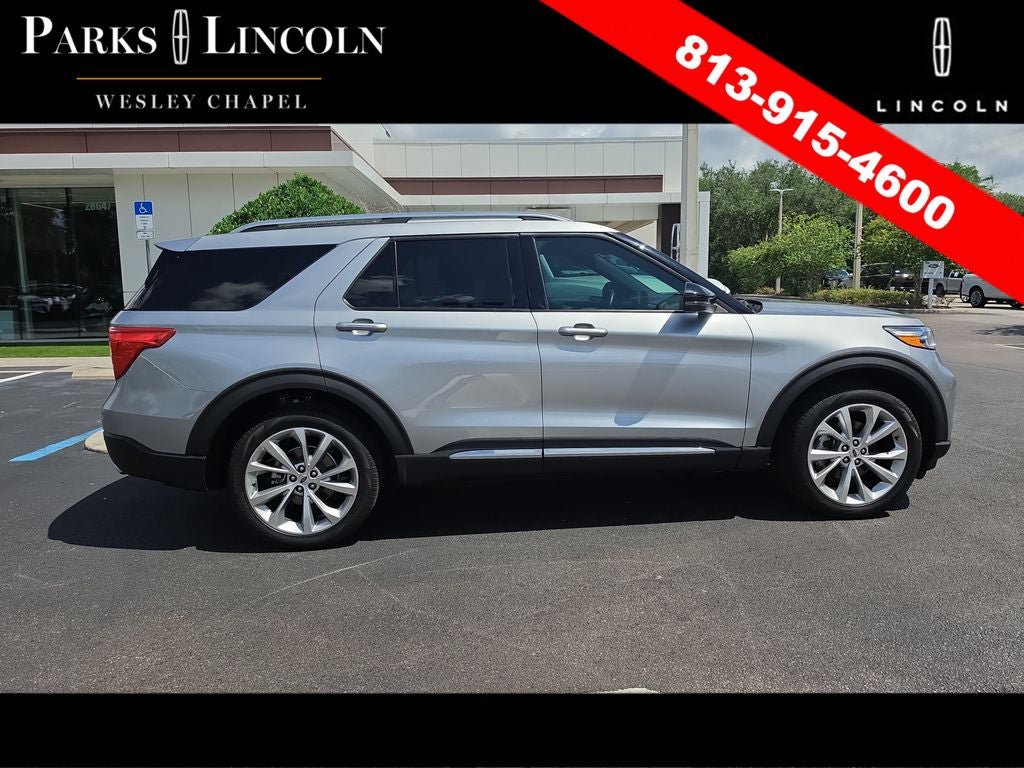 Used 2023 Ford Explorer Platinum w/ Technology Package AWD/4WD image 3