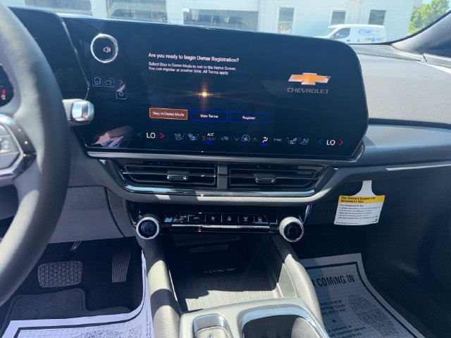 New 2026 Chevrolet Equinox EV RS w/ Active Safety Package 3 AWD/4WD image 18