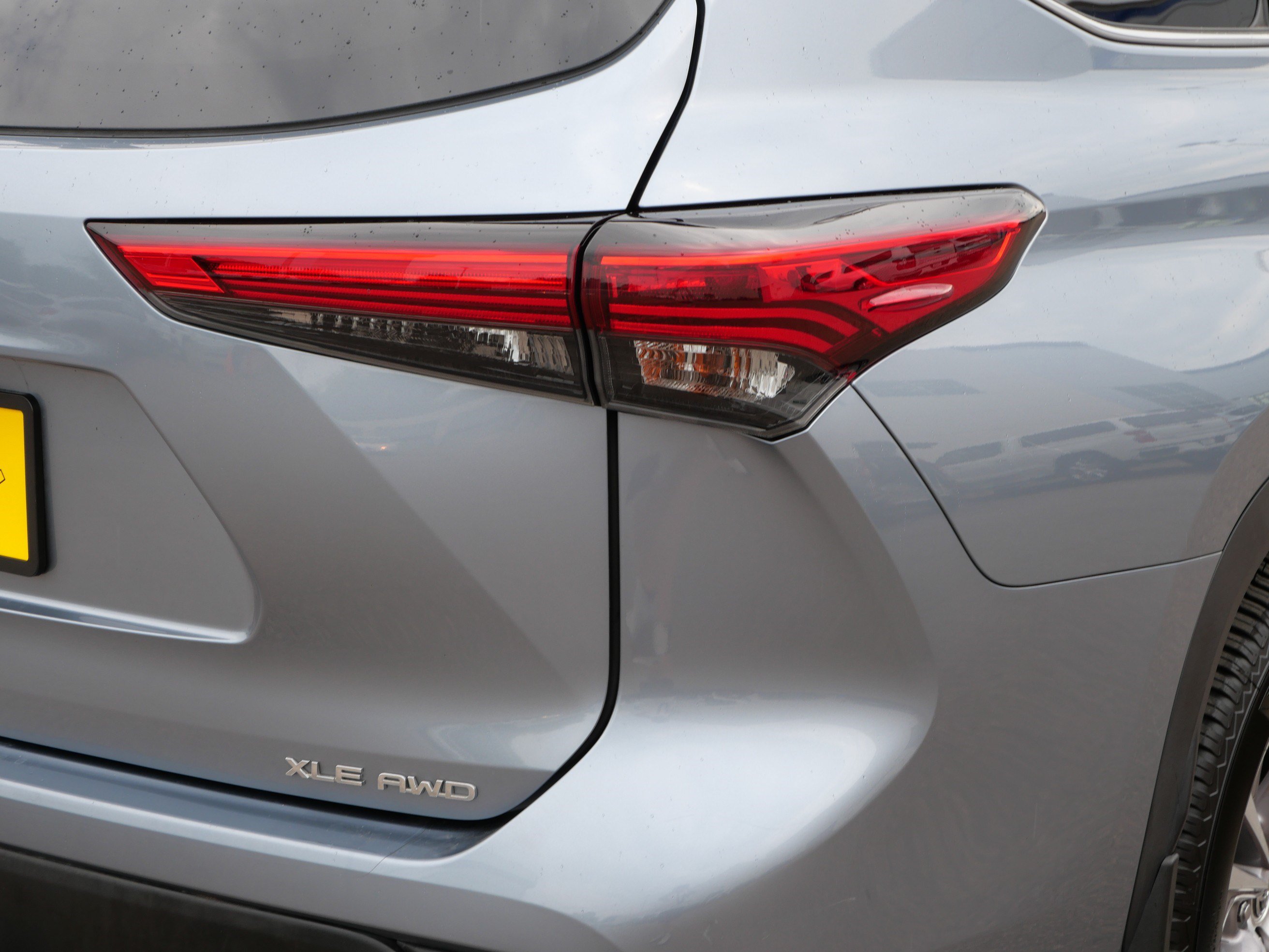 Used 2021 Toyota Highlander XLE AWD/4WD image 17