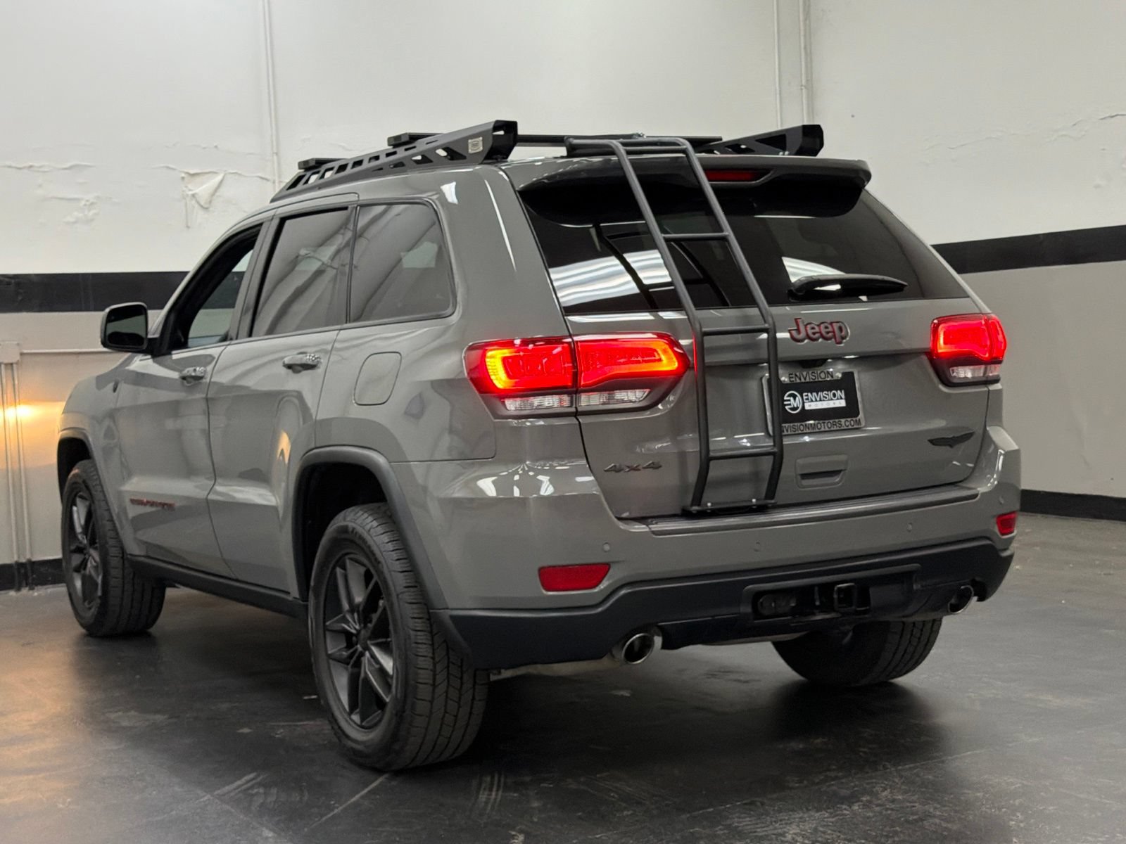 Used 2021 Jeep Grand Cherokee Trailhawk w/ Trailhawk Luxury Group AWD/4WD image 10