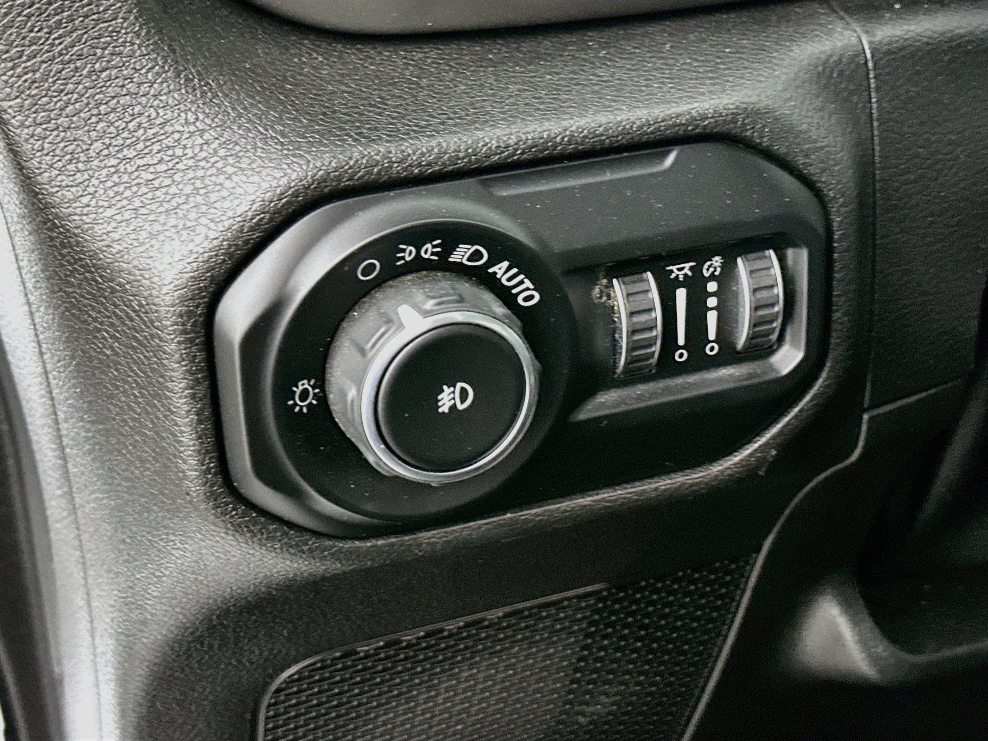 Used 2019 Jeep Wrangler Unlimited Sport S AWD/4WD image 17