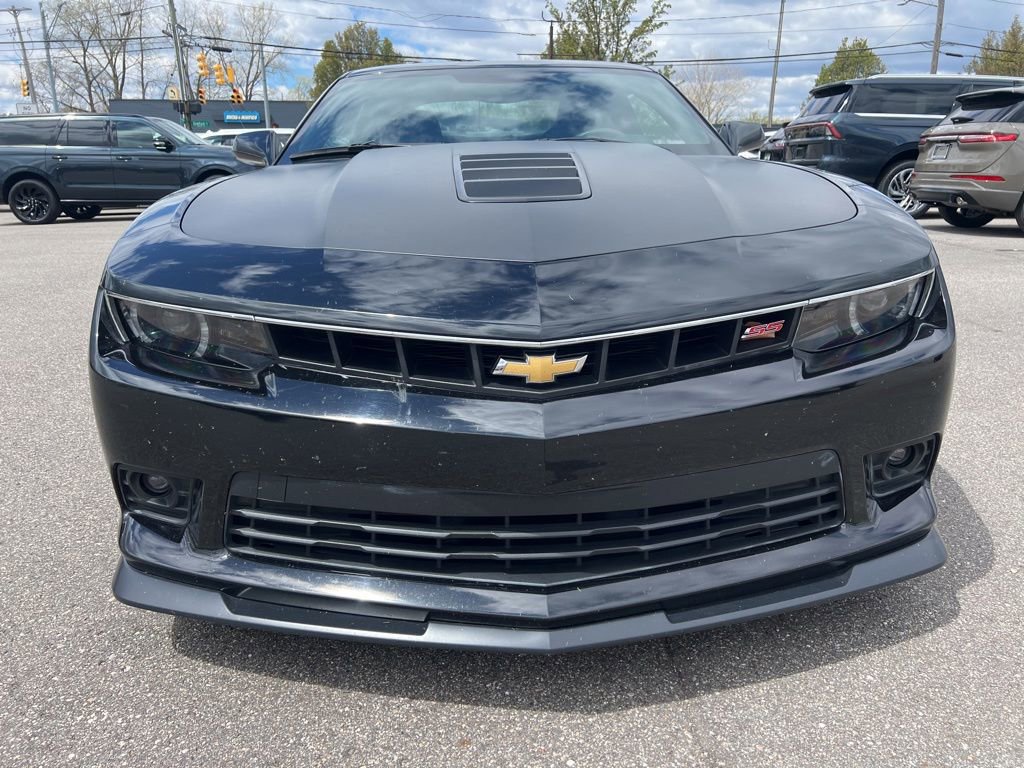 Used 2015 Chevrolet Camaro SS w/ SS Performance Package RWD image 3