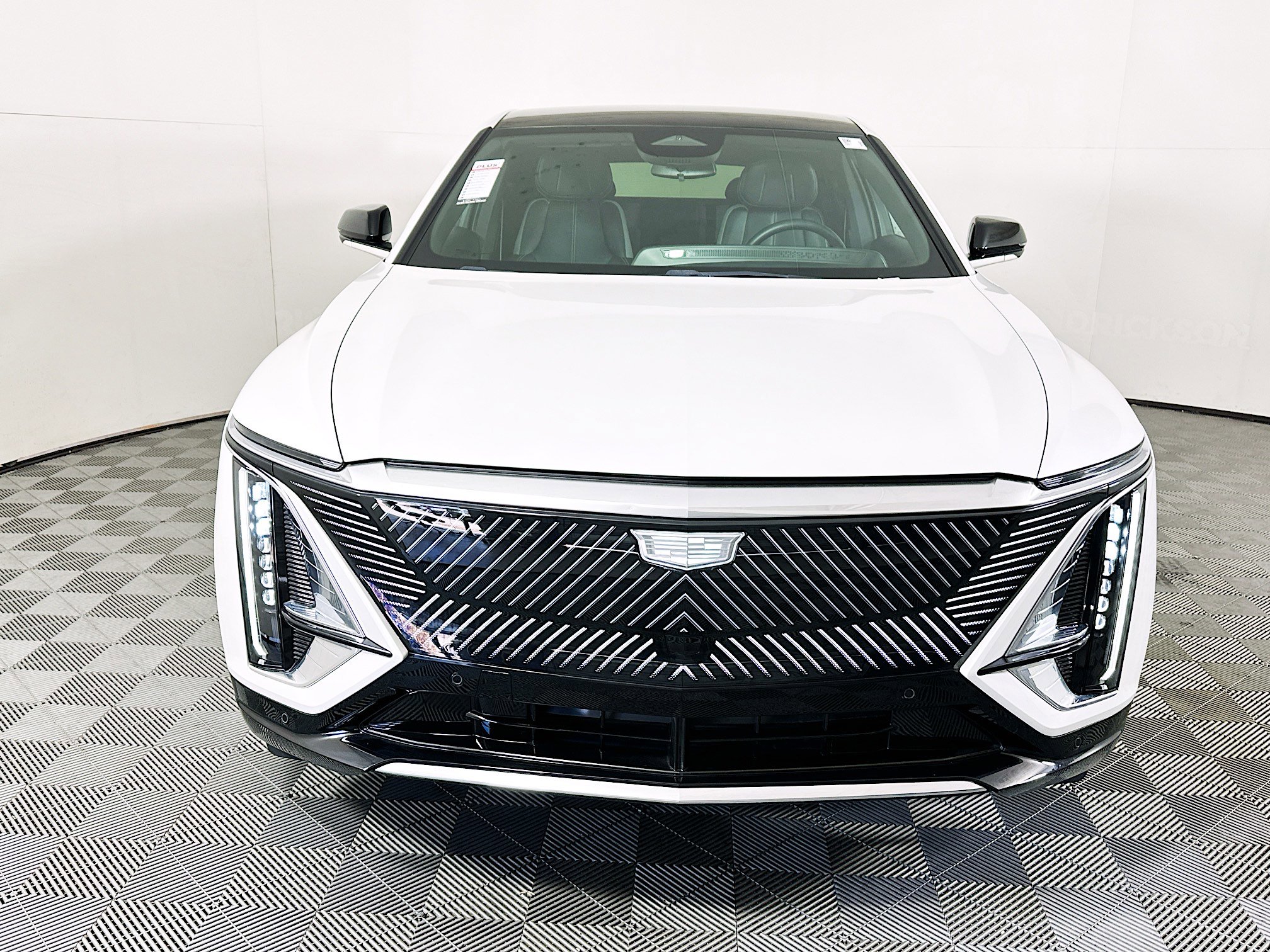 Used 2024 Cadillac Lyriq Tech image 8