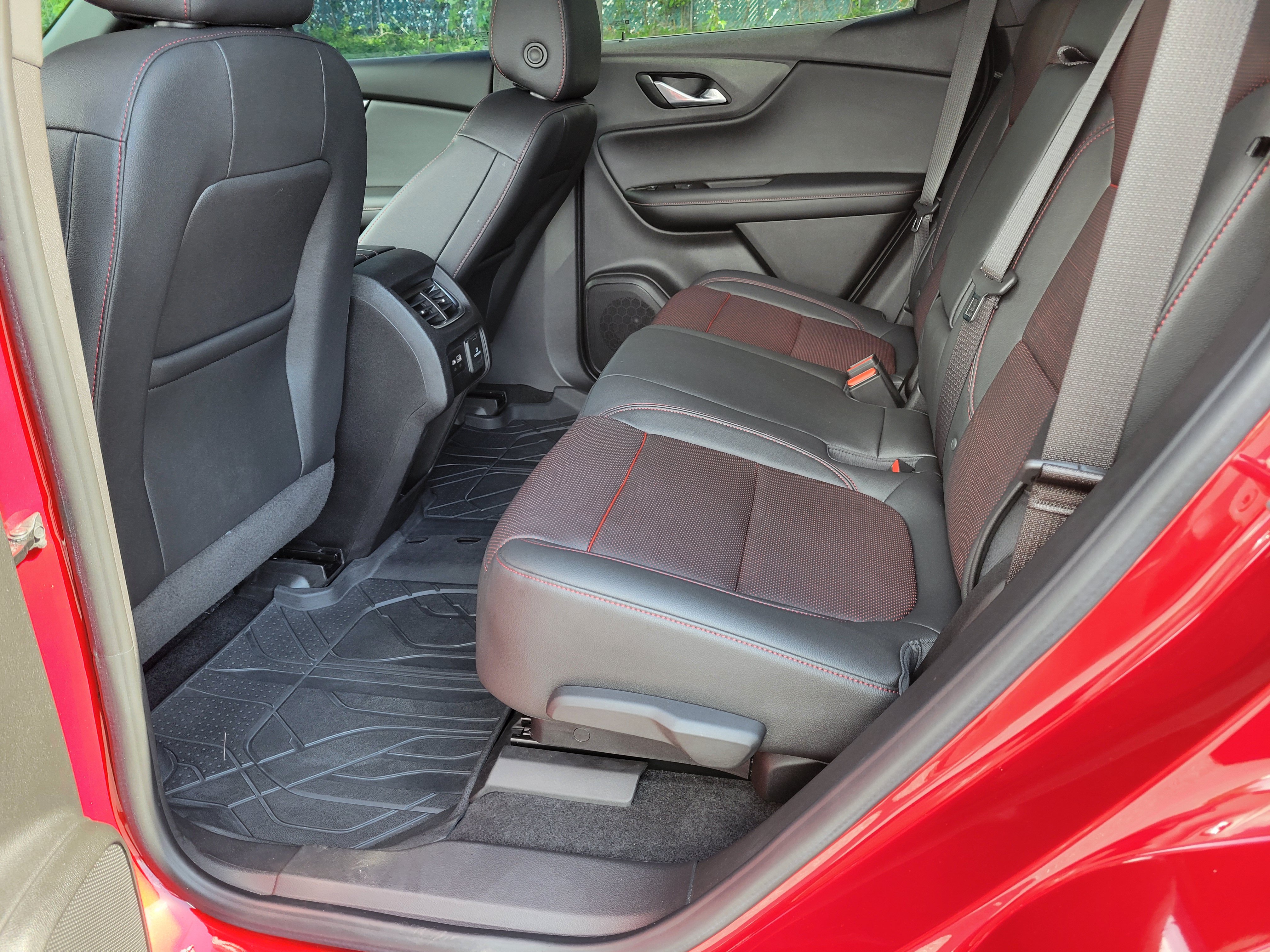 Certified 2021 Chevrolet Blazer RS w/ Enhanced Convenience Package FWD image 37