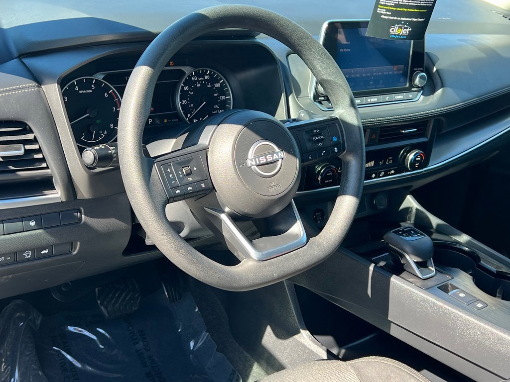 Used 2024 Nissan Rogue SV image 21