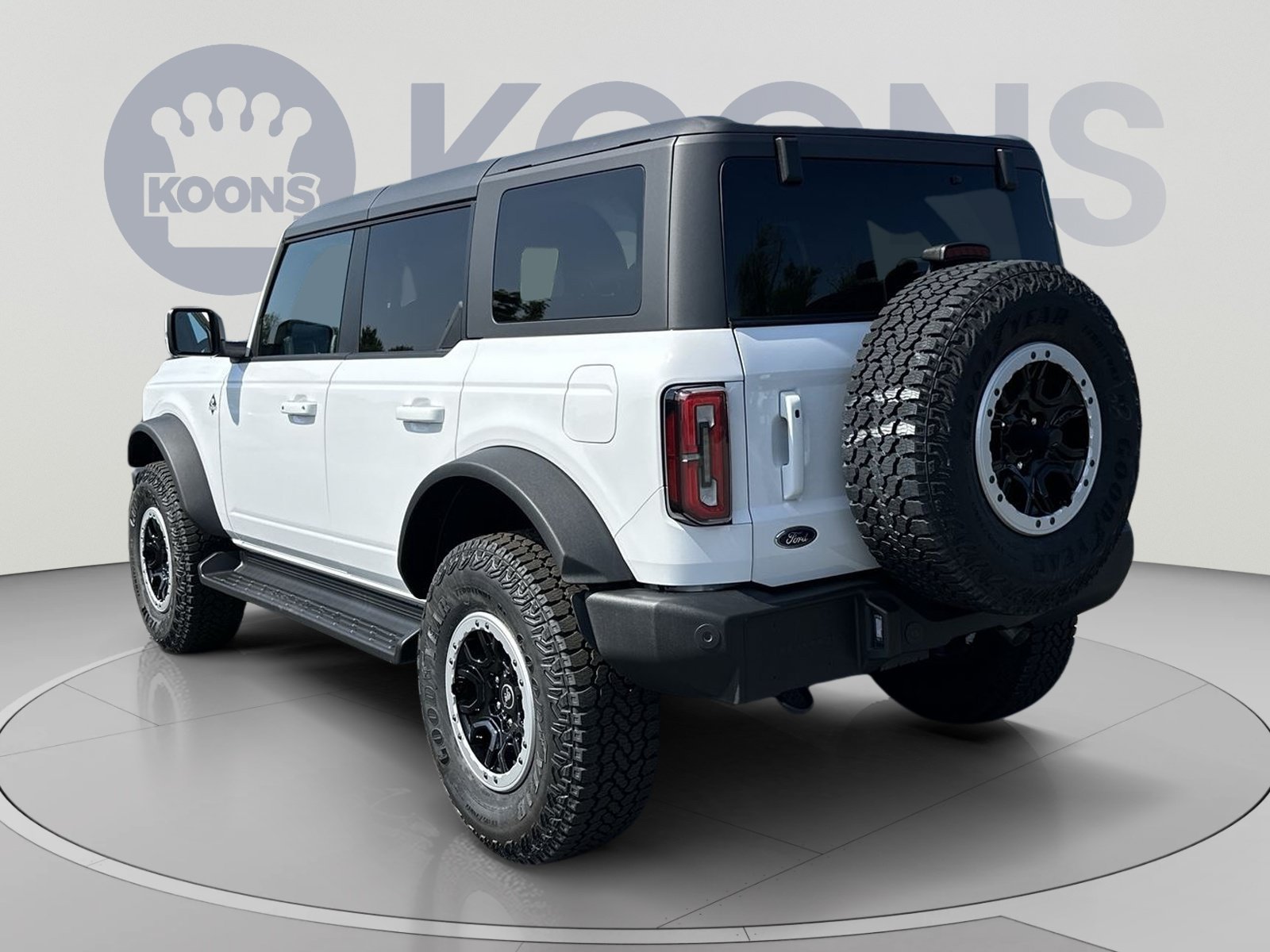 New 2025 Ford Bronco Outer Banks w/ Sasquatch Package AWD/4WD image 8