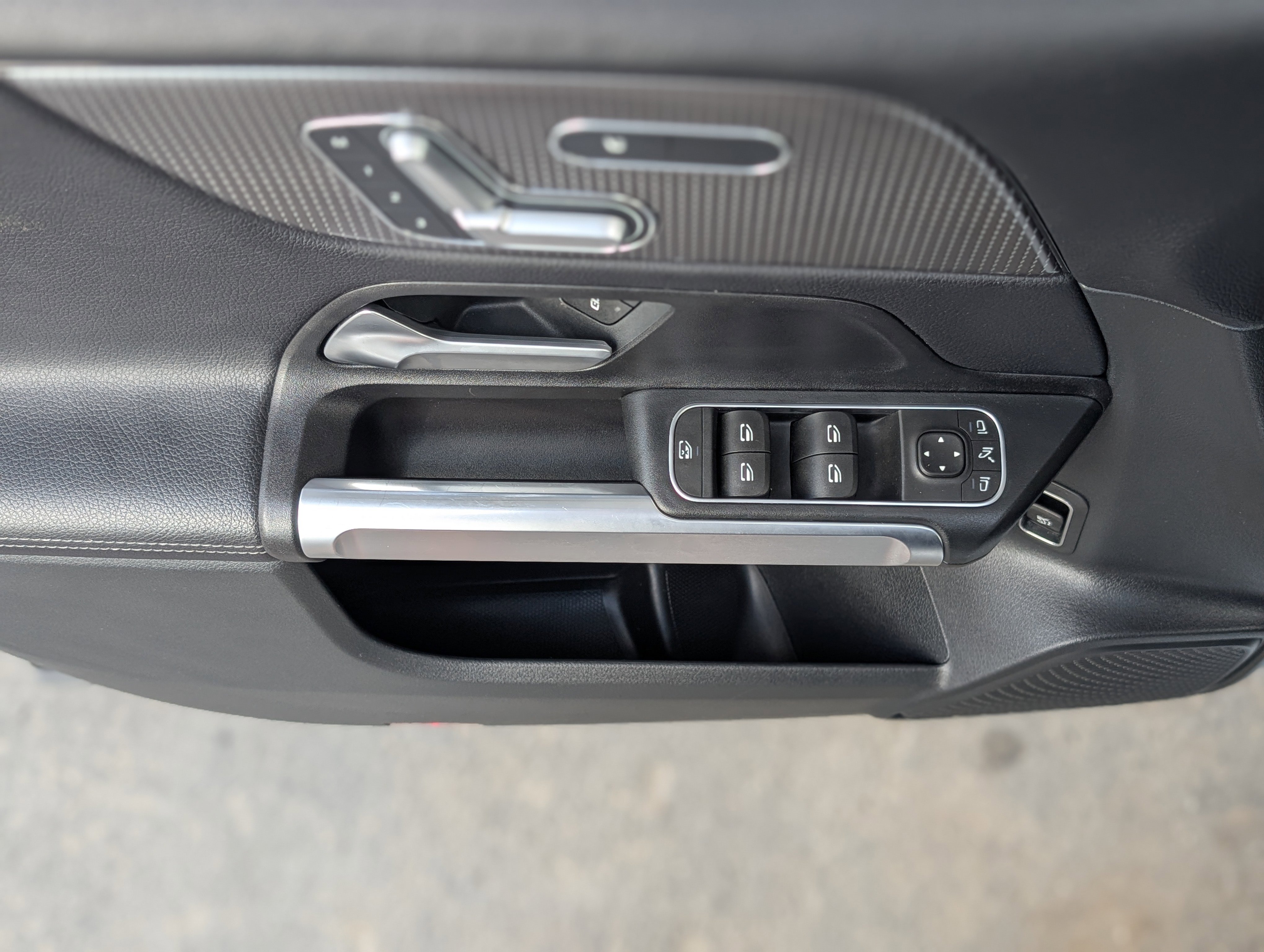 Used 2023 Mercedes-Benz GLB 250 4MATIC image 30