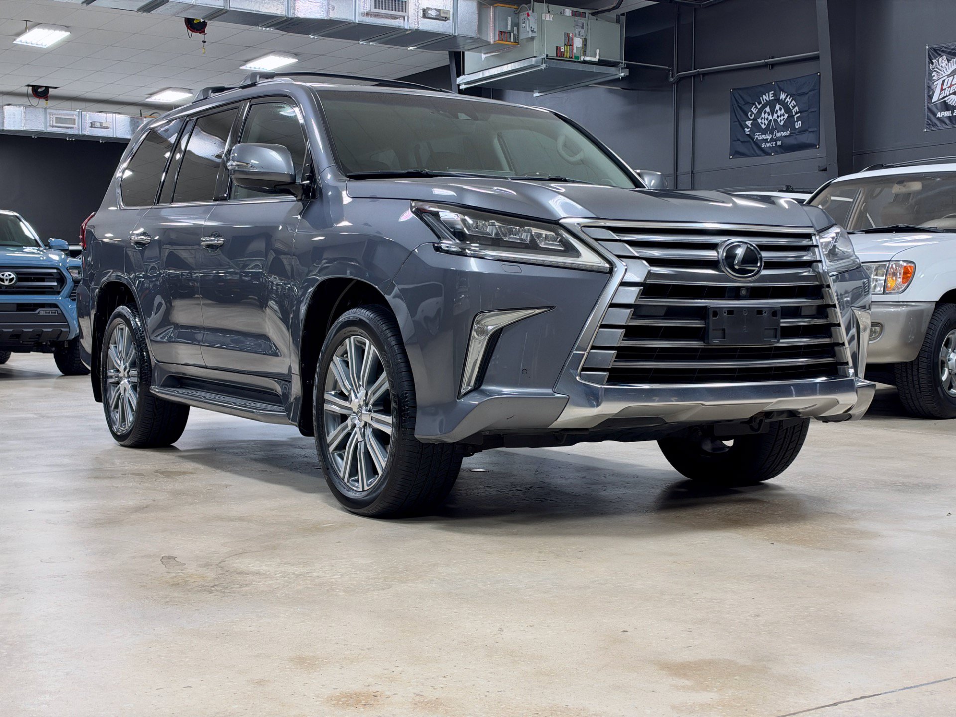 Used 2017 Lexus LX 570 4WD w/ Luxury Package image 1