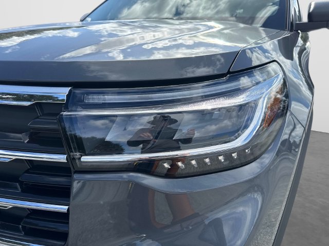 New 2027 Ford Explorer Active RWD image 10