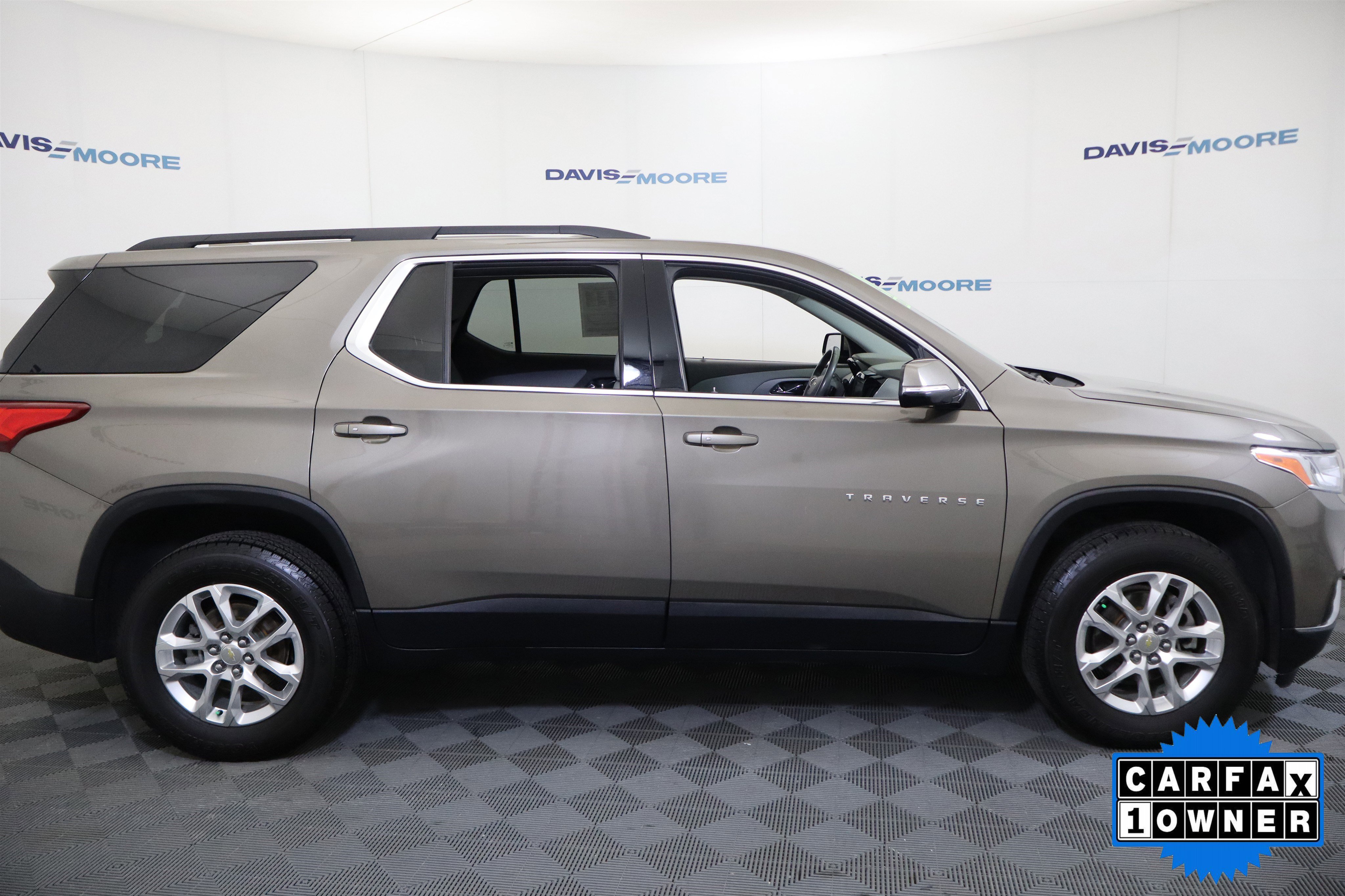 Used 2020 Chevrolet Traverse LT image 4