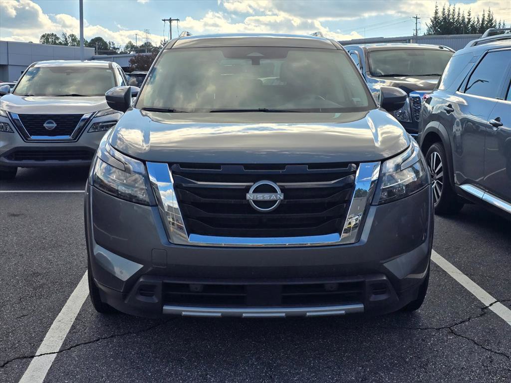 Used 2025 Nissan Pathfinder SL FWD image 10