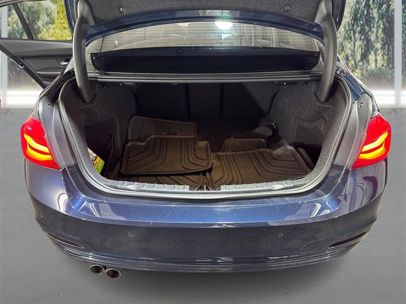 Used 2017 BMW 330i xDrive Sedan image 12