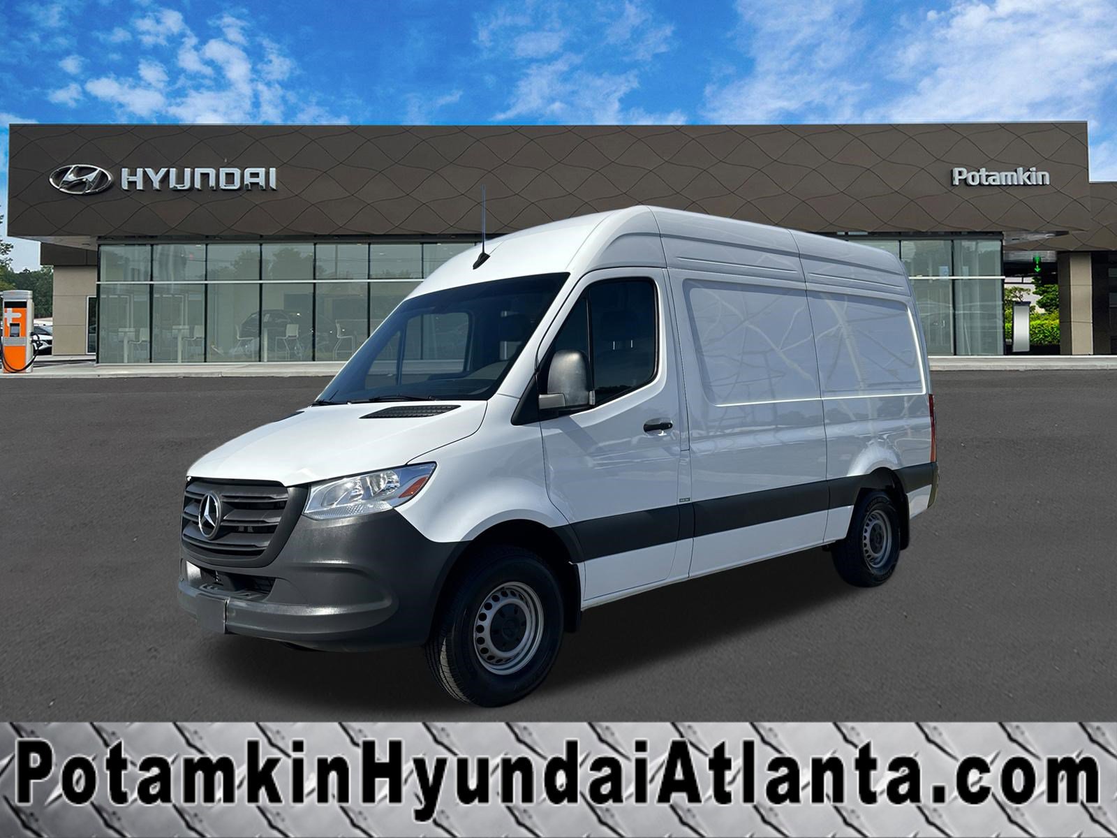 Used 2024 Mercedes-Benz Sprinter 2500 w/ Acoustic Package image 1