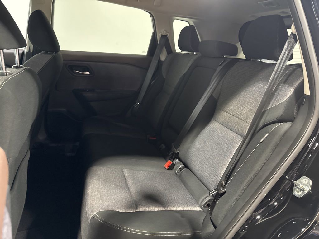 Used 2021 Nissan Rogue SV AWD/4WD image 34