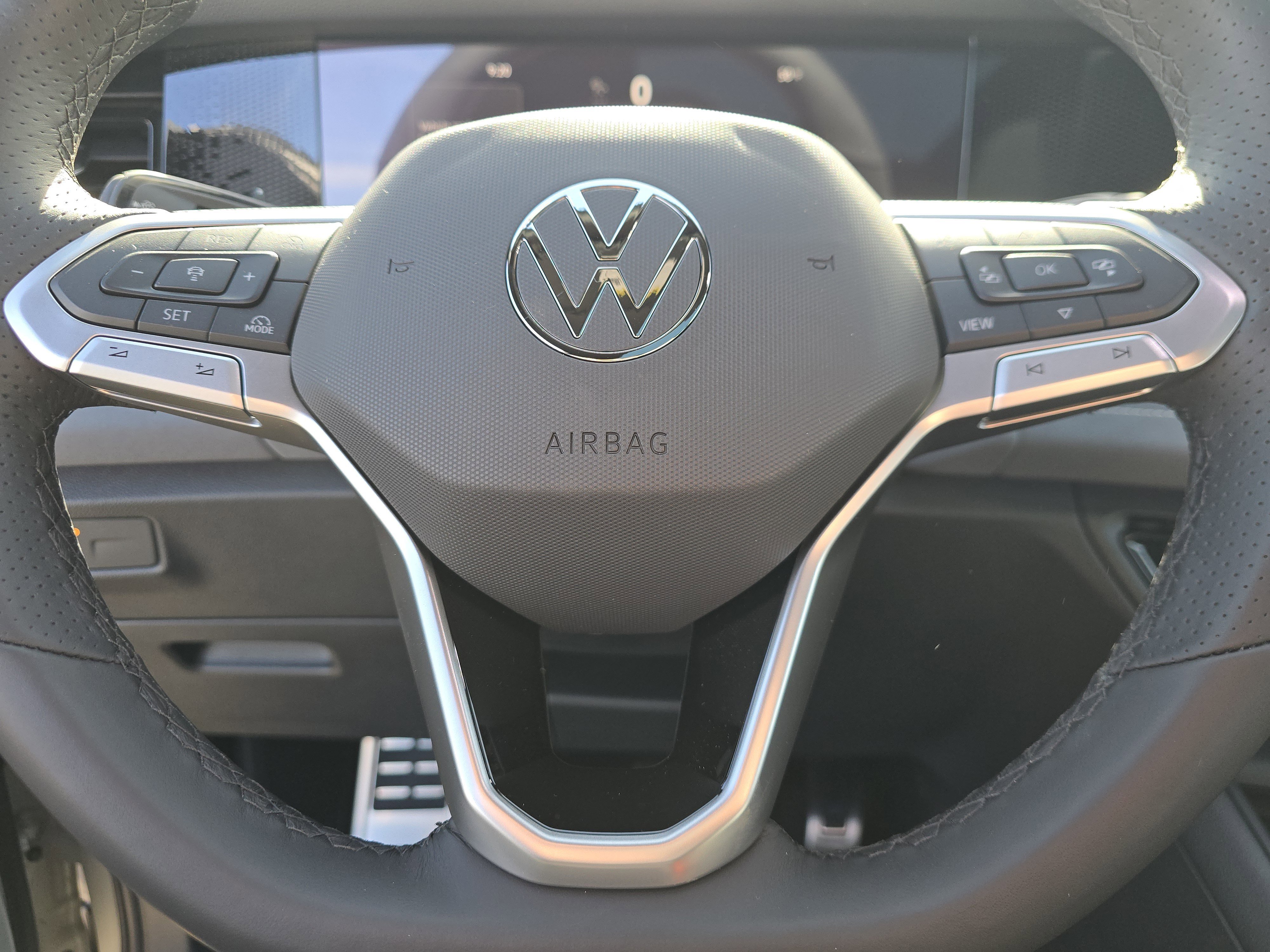 New 2026 Volkswagen Tiguan SE R-Line image 22