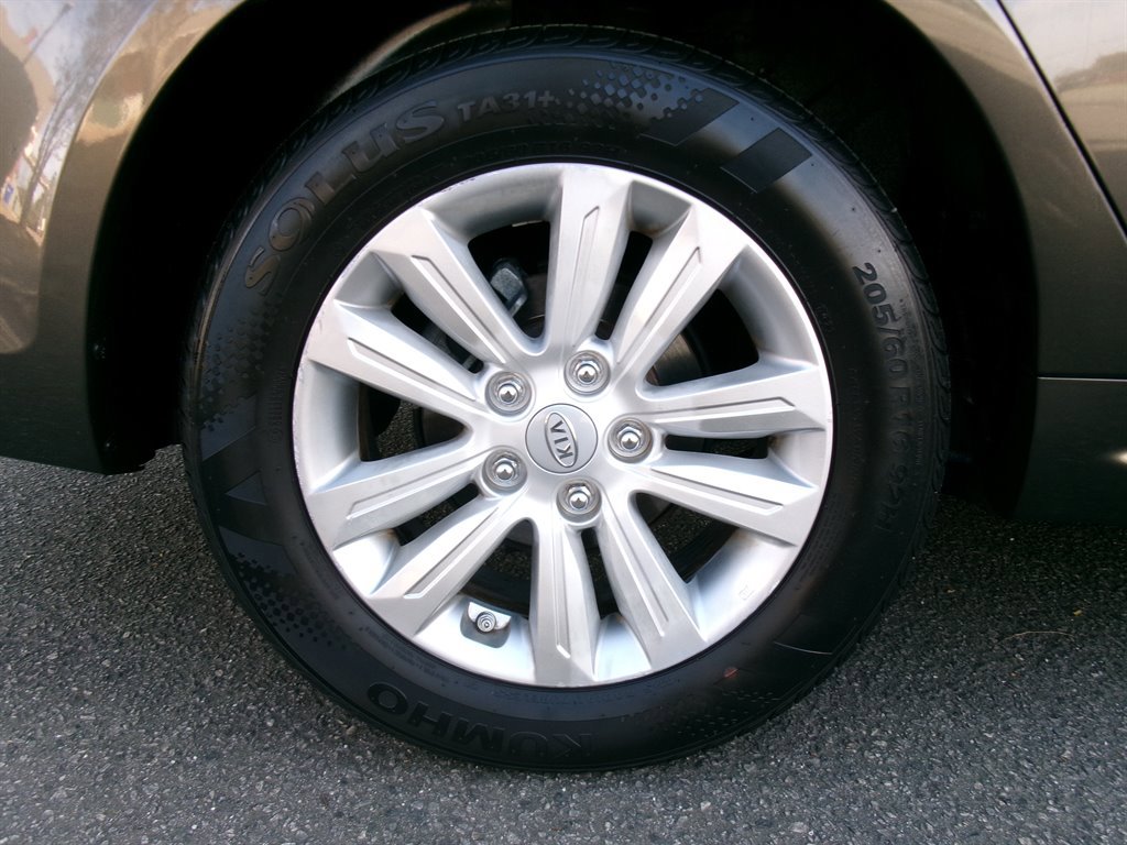 Used 2010 Kia Optima LX w/ Convenience Pkg image 44