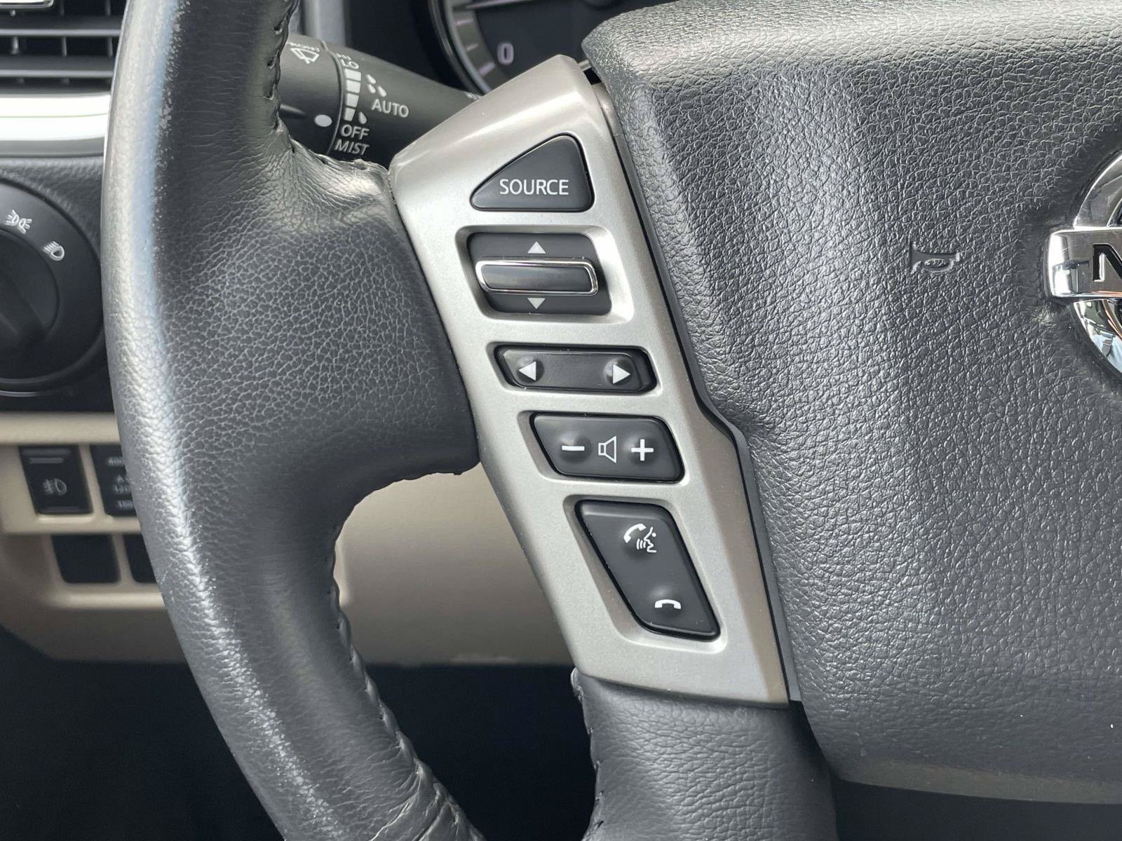 Used 2016 Nissan Titan SV AWD/4WD image 18