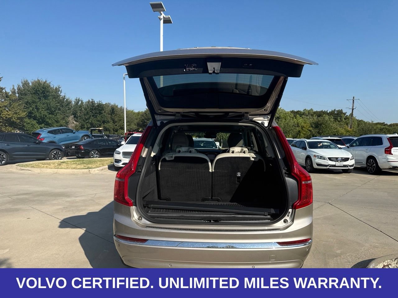 Certified 2023 Volvo XC90 B6 Plus w/ Protection Package Premier AWD/4WD image 9