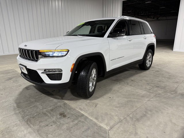 Used 2023 Jeep Grand Cherokee Limited image 3