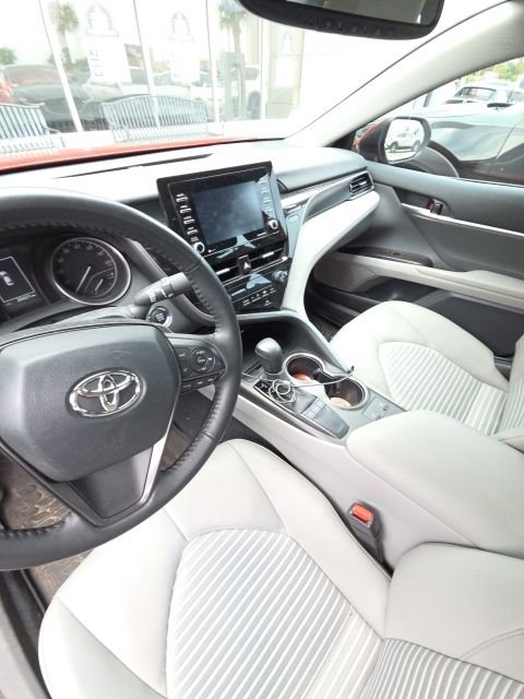 Used 2024 Toyota Camry SE w/ Cold Weather Package FWD image 12