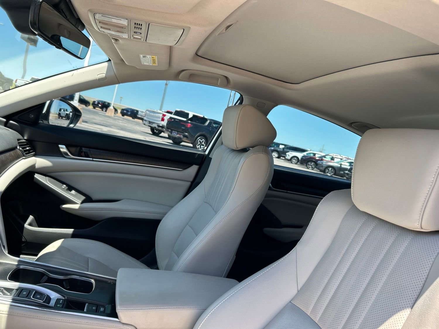 Used 2019 Honda Accord Touring image 14