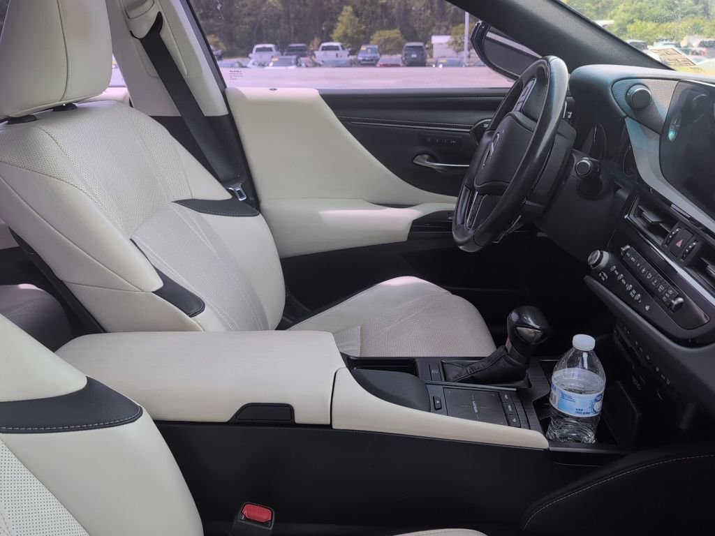 Used 2022 Lexus ES 350 Ultra Luxury w/ Accessory Package 2 image 2