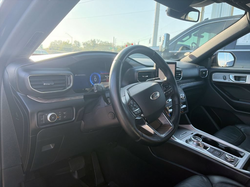 Used 2020 Ford Explorer Platinum AWD/4WD image 17