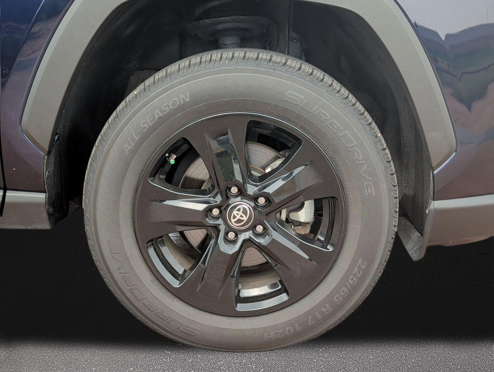 Used 2024 Toyota RAV4 XLE FWD image 7