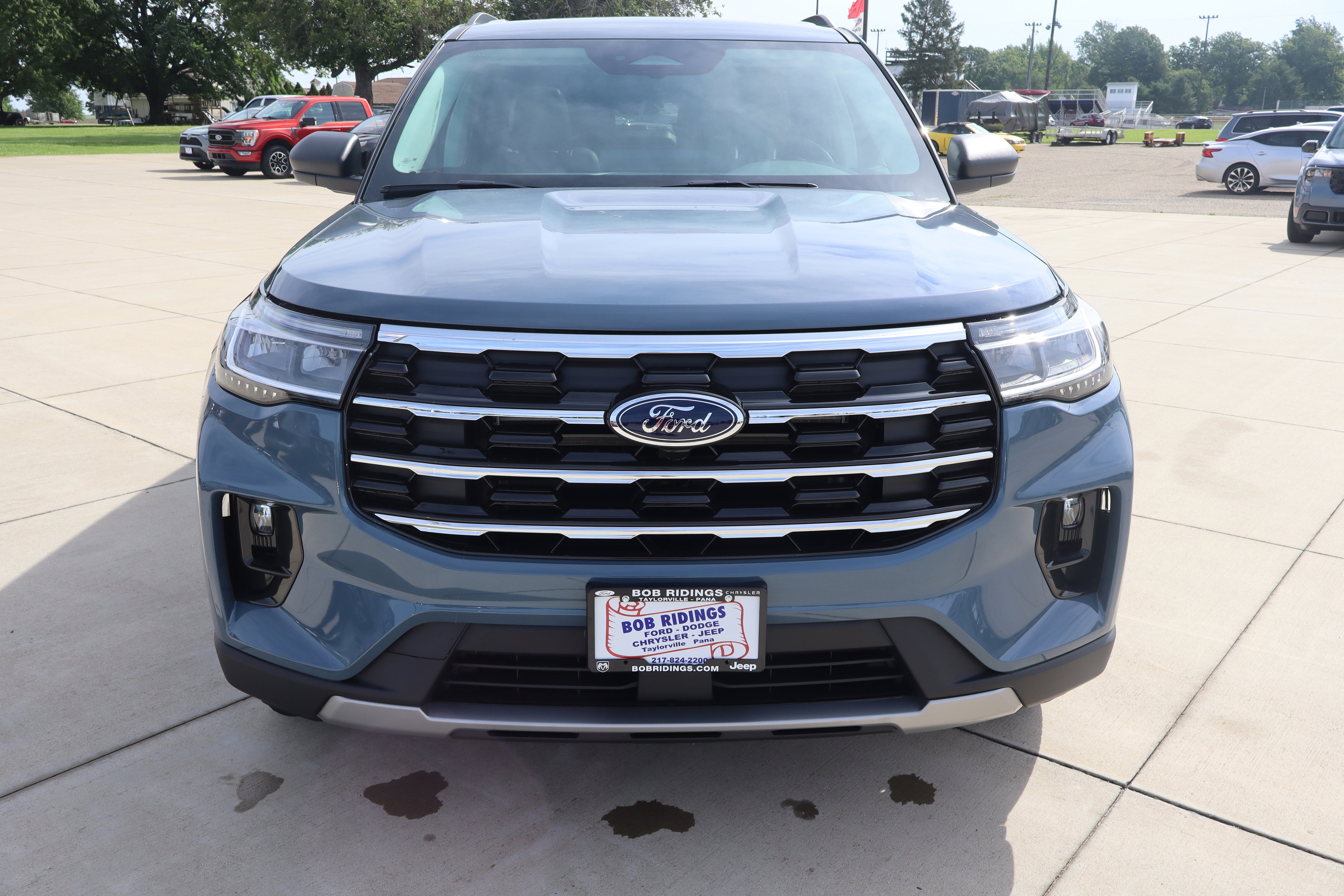 New 2026 Ford Explorer Active w/ Active Comfort Package AWD/4WD image 2