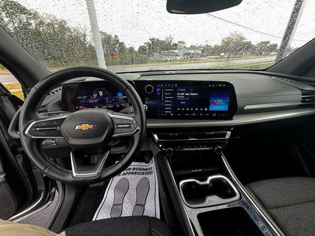 Used 2025 Chevrolet Traverse LT image 17