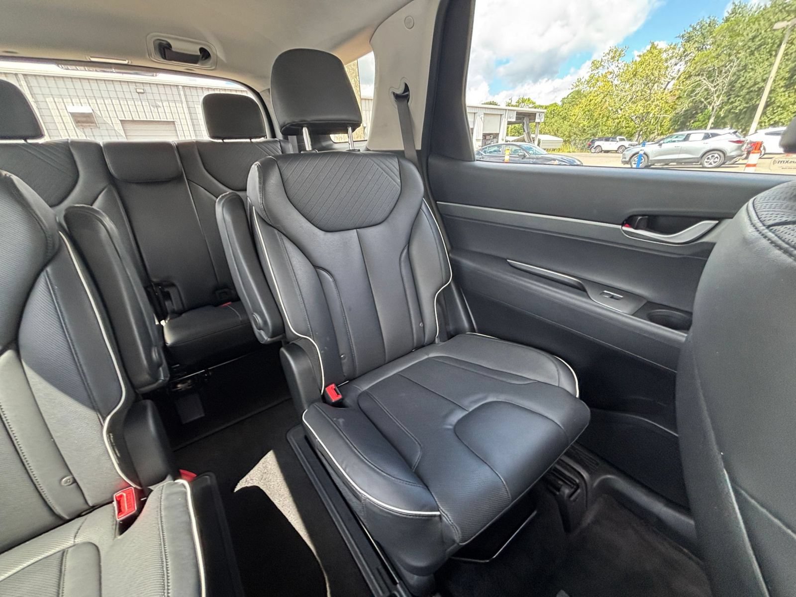 Used 2024 Hyundai Palisade SEL FWD image 40