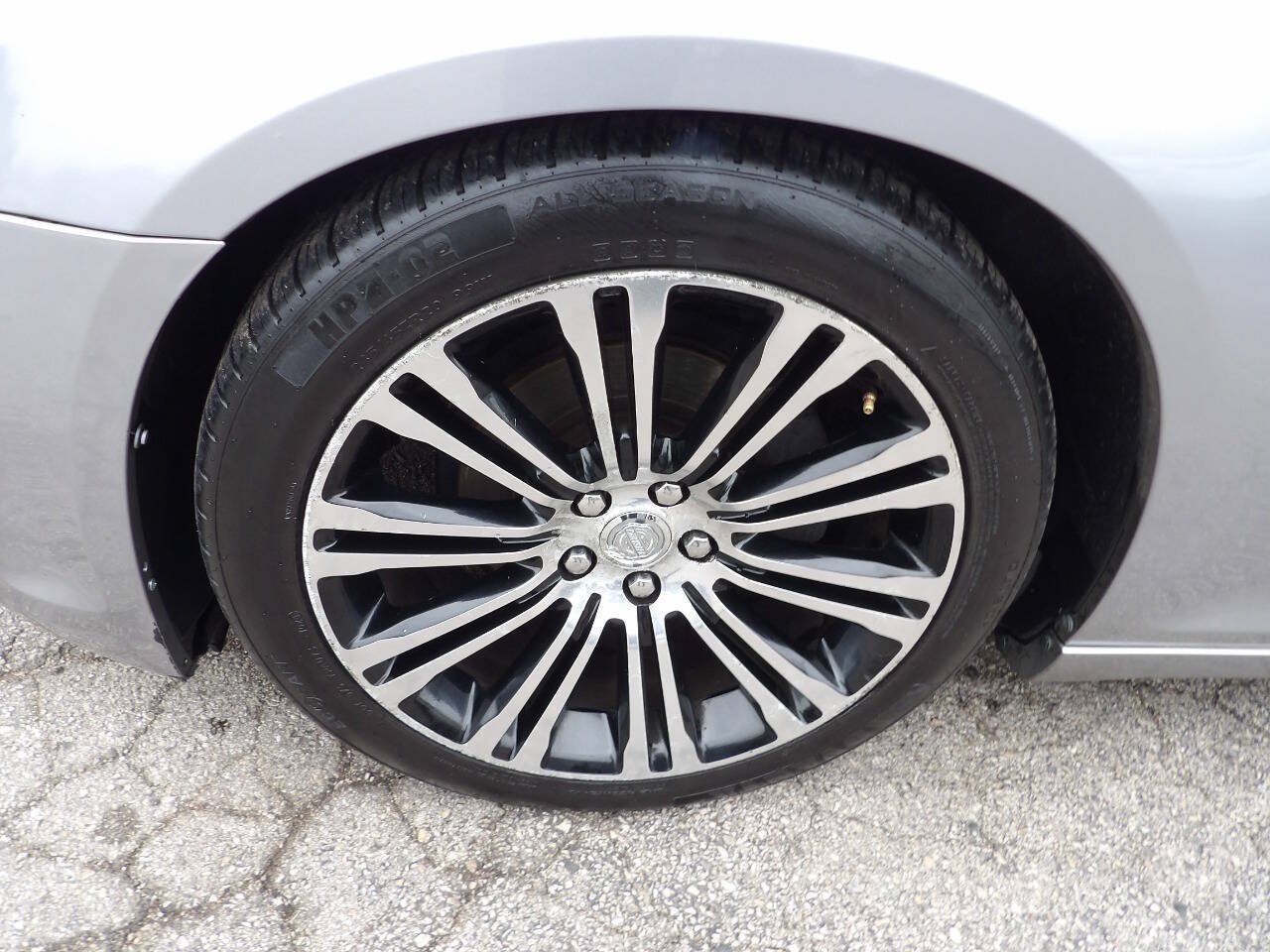 Used 2014 Chrysler 300 C RWD image 5