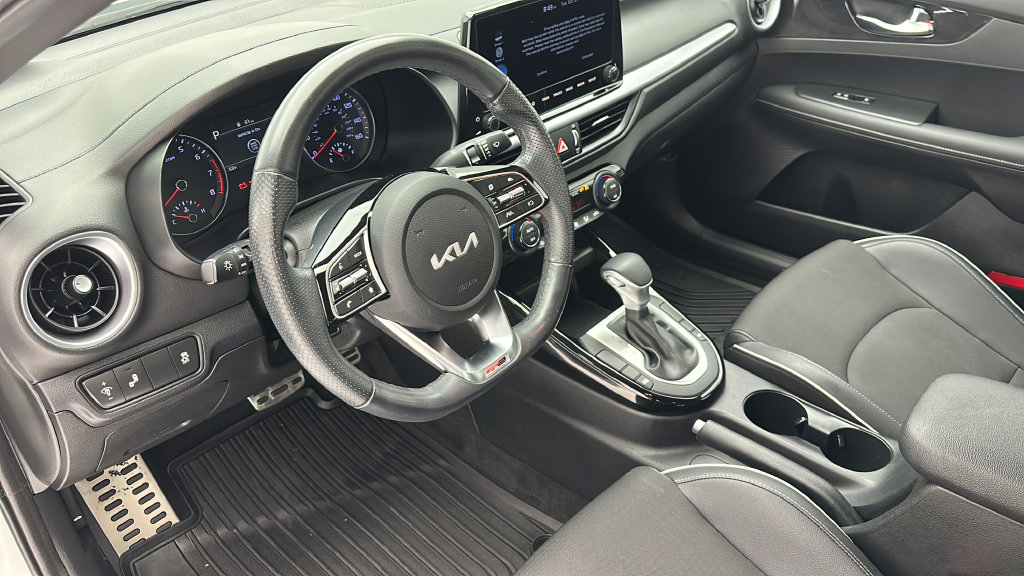 Used 2023 Kia Forte GT-Line FWD image 11