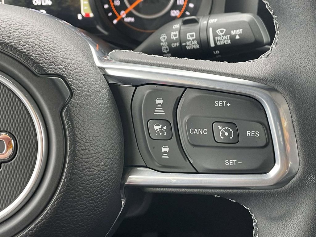 Certified 2025 Jeep Wrangler Sahara image 32