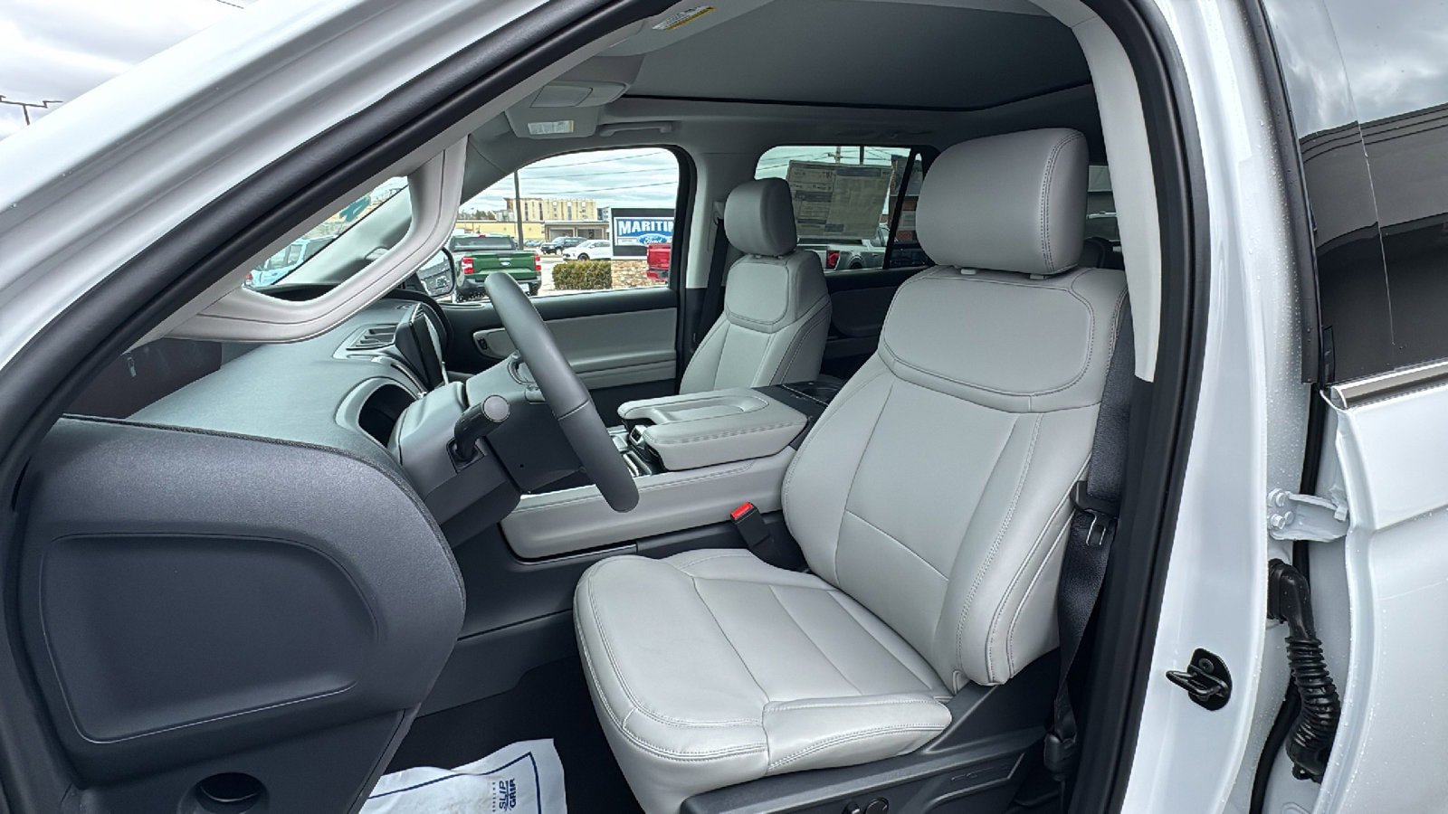 New 2026 Ford Expedition Active image 24