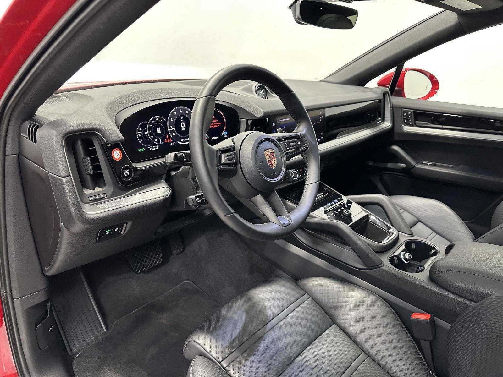 Certified 2026 Porsche Cayenne Coupe AWD/4WD image 4