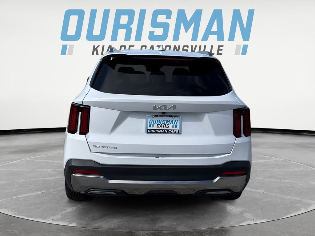 Used 2024 Kia Sorento S image 5
