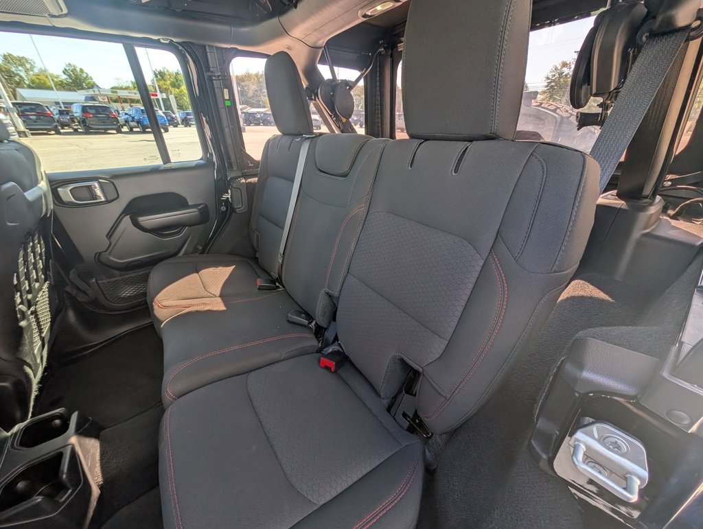 Used 2021 Jeep Wrangler Unlimited Rubicon w/ Xtreme Recon 35" Tire Package image 16