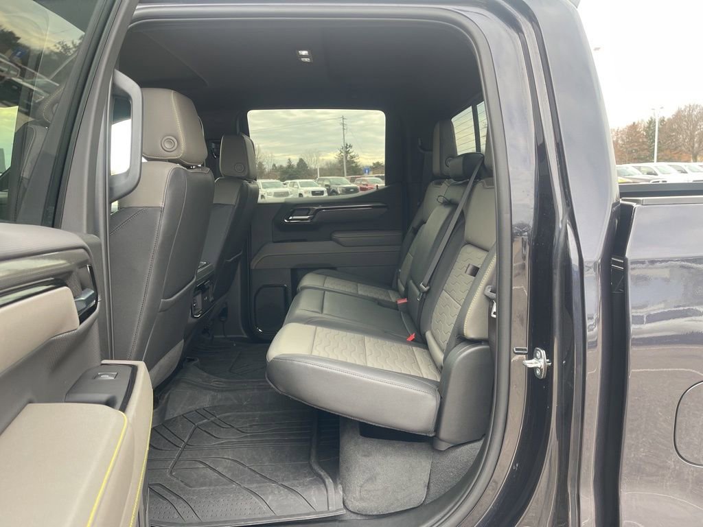 Used 2023 Chevrolet Silverado 1500 ZR2 image 12