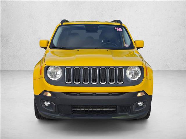 Used 2016 Jeep Renegade Latitude FWD image 2