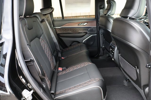 New 2025 Jeep Grand Cherokee Summit w/ Obsidian Package image 44