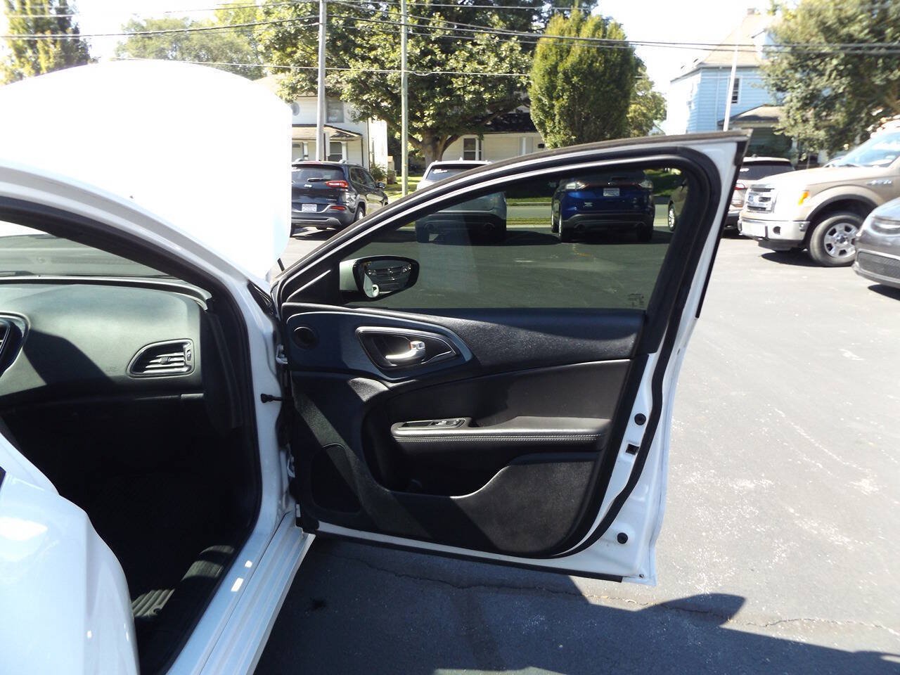 Used 2016 Chrysler 200 S AWD/4WD image 26