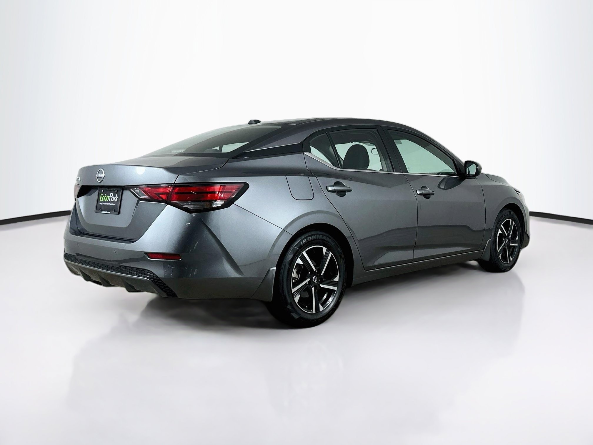 Used 2025 Nissan Sentra SV FWD image 9