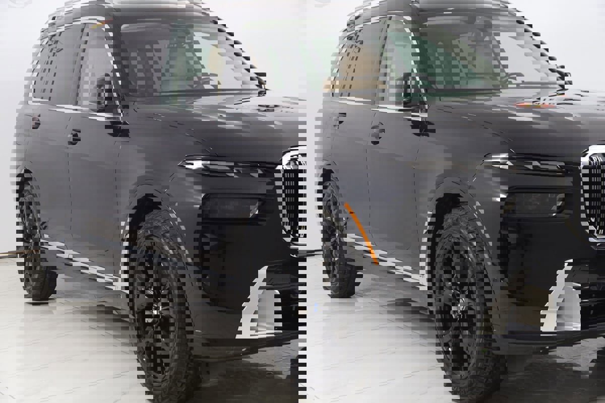 Used 2023 BMW X7 xDrive40i w/ Premium Package image 43