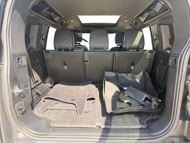 Used 2023 Land Rover Defender 110 X-Dynamic SE AWD/4WD image 18