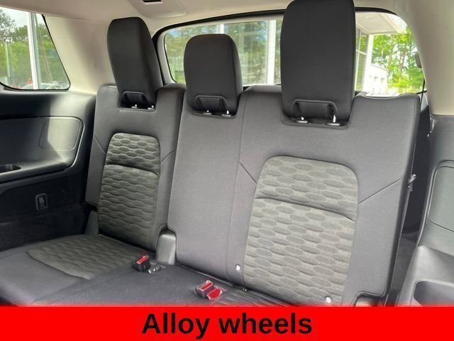 Used 2025 Nissan Pathfinder S AWD/4WD image 87