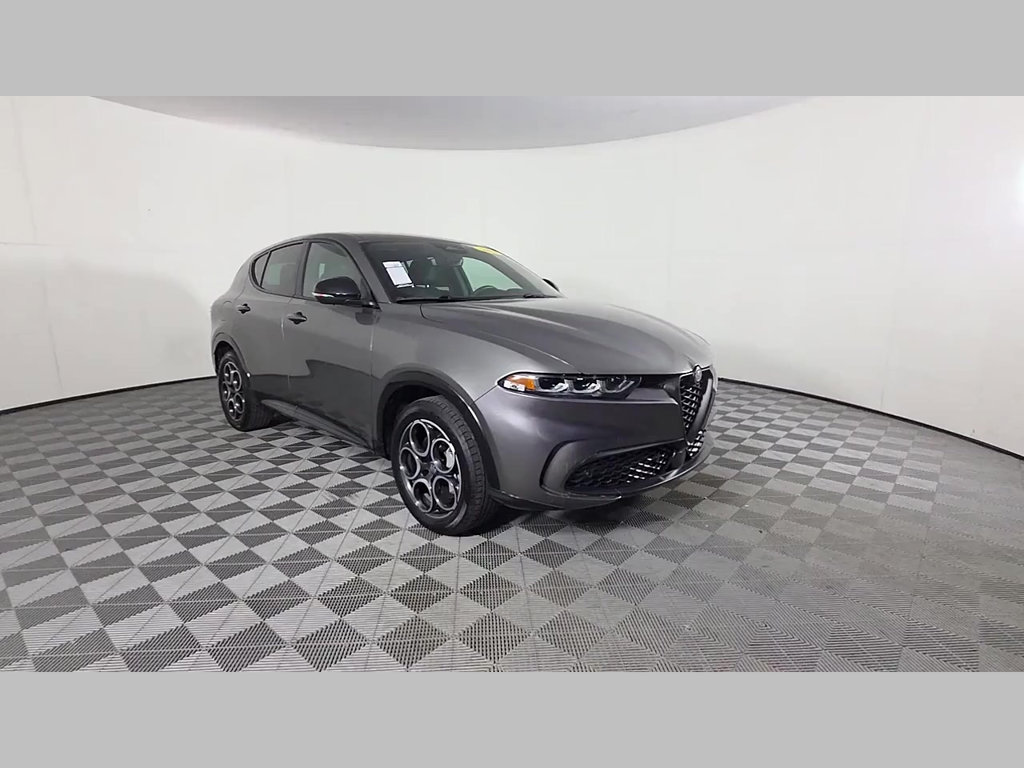Used 2025 Alfa Romeo Tonale w/ Premium Package AWD/4WD image 34