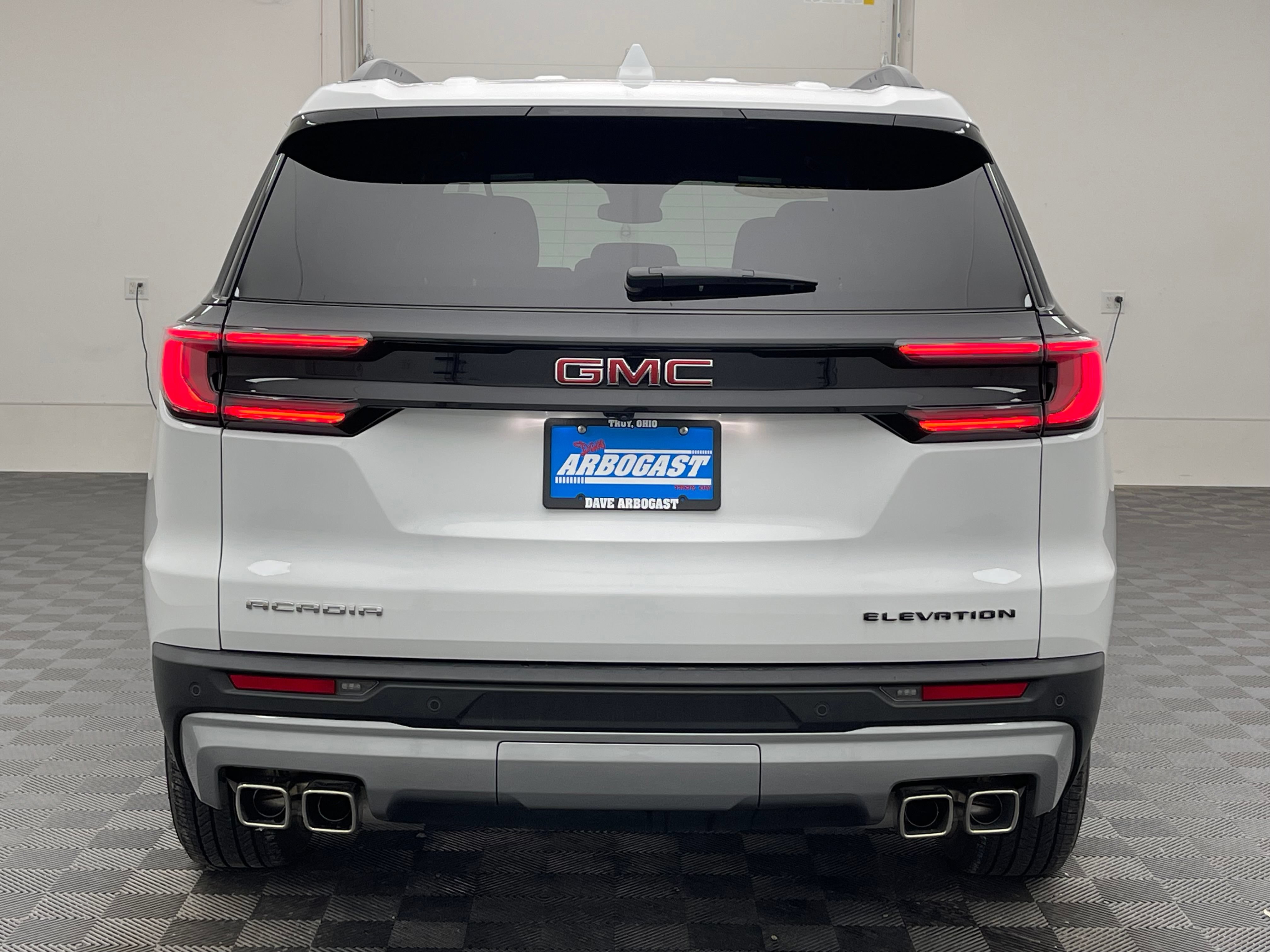 Used 2025 GMC Acadia Elevation FWD image 8
