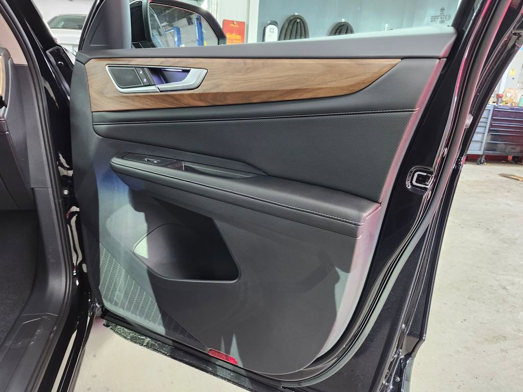 New 2026 Volkswagen Atlas SE image 16