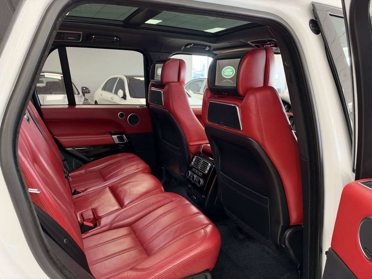 Used 2016 Land Rover Range Rover Autobiography AWD/4WD image 28